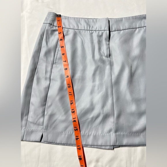 IZOD GOLF Light gray Women’s Golf/Pickleball skort, size 4. - Picture 10 of 10